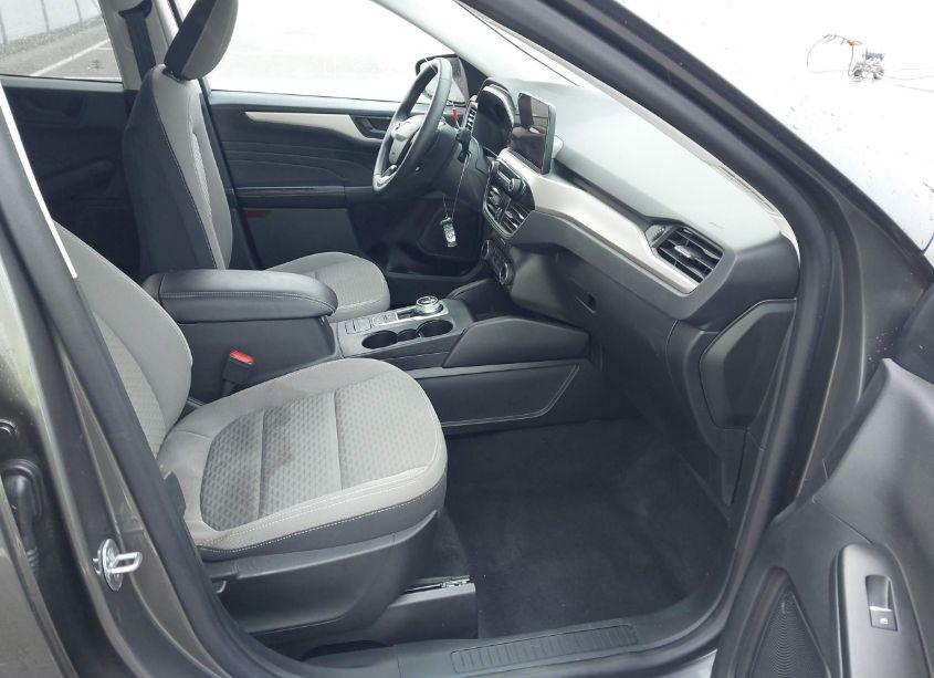 Photo 5 of 2022 Ford Escape SE (VIN 1FMCU0G60NUB85867)