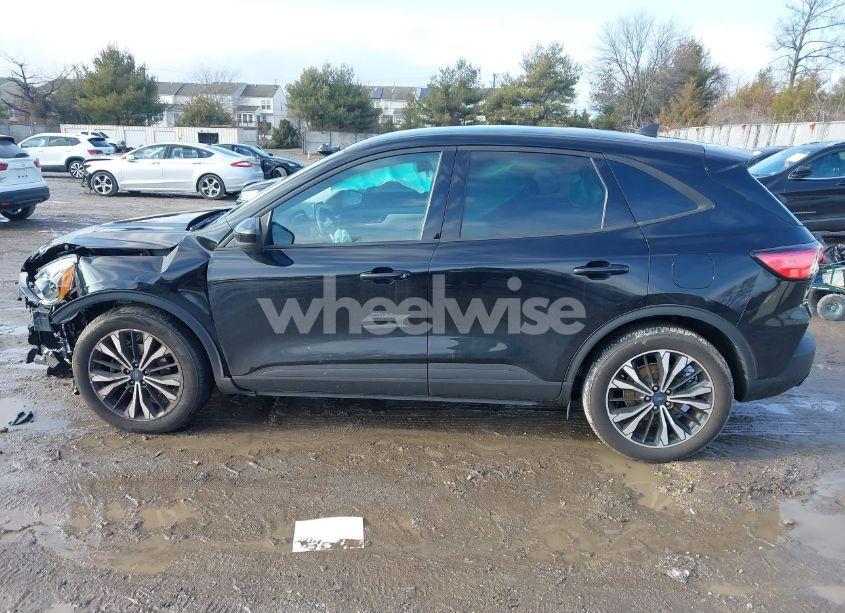 Photo 14 of 2022 Ford Escape SE (VIN 1FMCU0G60NUC00349)