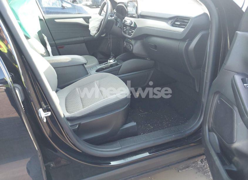 Photo 5 of 2022 Ford Escape SE (VIN 1FMCU0G60NUC00349)