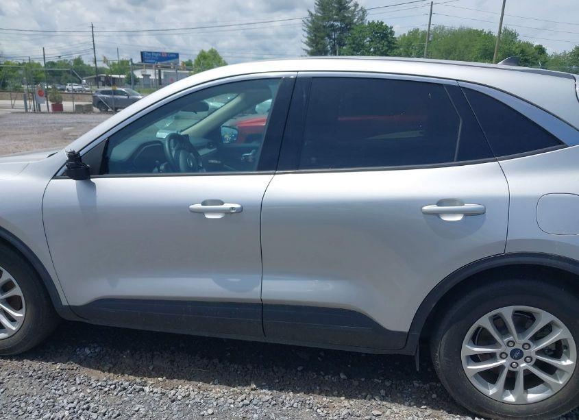 Photo 13 of 2020 Ford Escape SE (VIN 1FMCU0G61LUB58562)