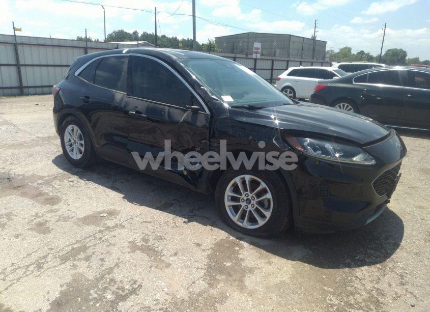 2020 Ford Escape SE (VIN 1FMCU0G61LUB77189) main photo