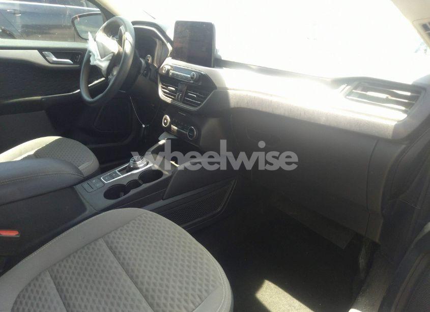 Photo 5 of 2020 Ford Escape SE (VIN 1FMCU0G61LUB77189)