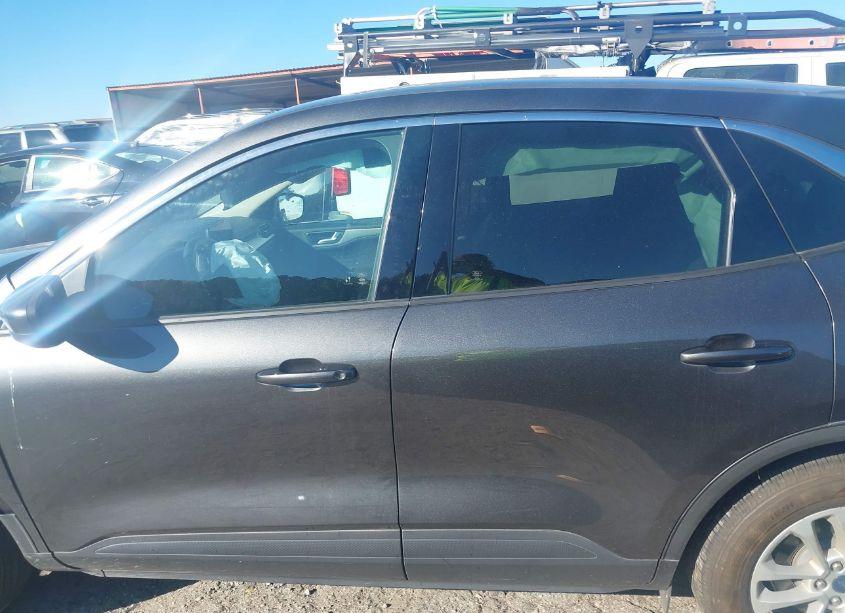 Photo 14 of 2020 Ford Escape SE (VIN 1FMCU0G61LUB77239)