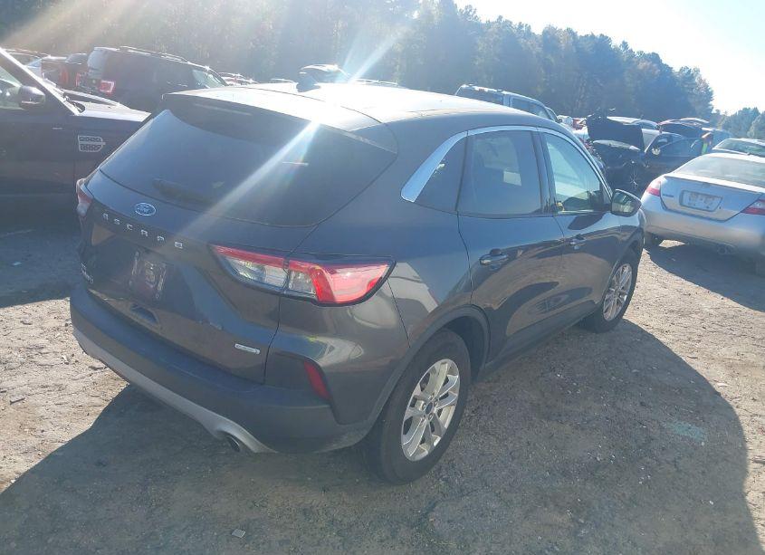 Photo 4 of 2020 Ford Escape SE (VIN 1FMCU0G61LUB77239)