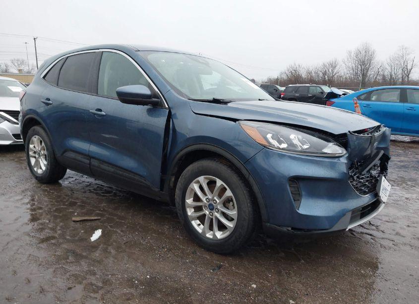 2020 Ford Escape SE (VIN 1FMCU0G61LUB91416) main photo