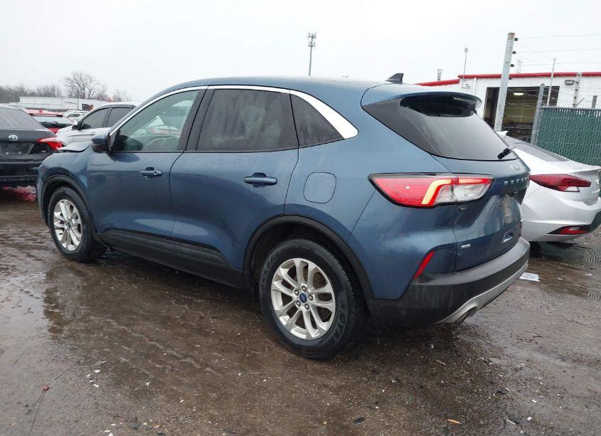 Photo 3 of 2020 Ford Escape SE (VIN 1FMCU0G61LUB91416)