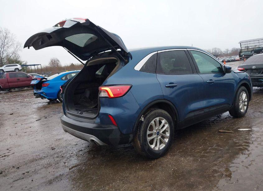 Photo 4 of 2020 Ford Escape SE (VIN 1FMCU0G61LUB91416)