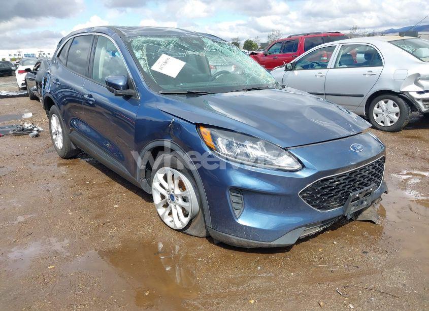 2020 Ford Escape SE (VIN 1FMCU0G61LUC47032) main photo