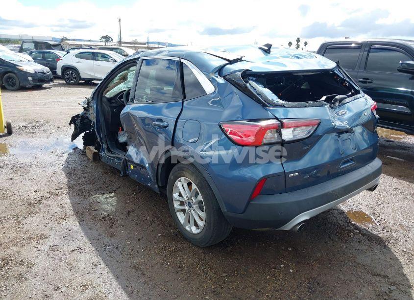 Photo 3 of 2020 Ford Escape SE (VIN 1FMCU0G61LUC47032)