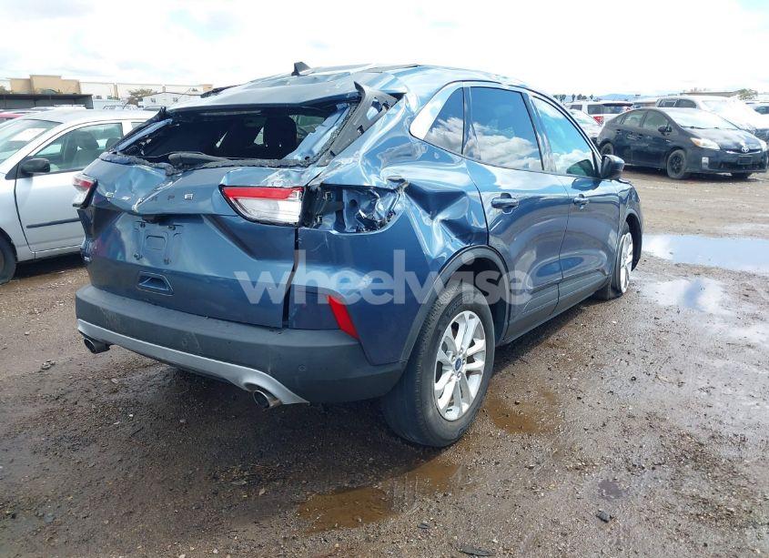 Photo 4 of 2020 Ford Escape SE (VIN 1FMCU0G61LUC47032)