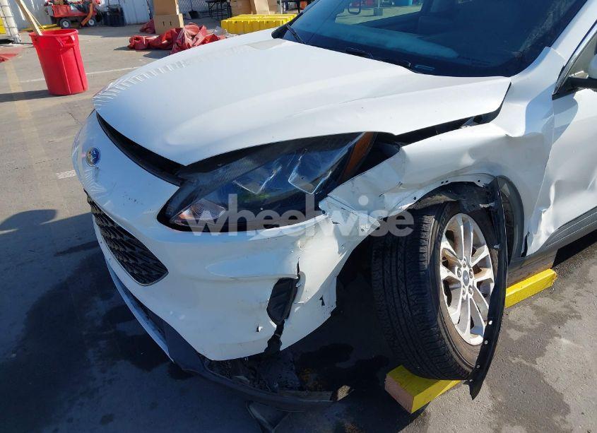 Photo 6 of 2020 Ford Escape SE (VIN 1FMCU0G61LUC77454)