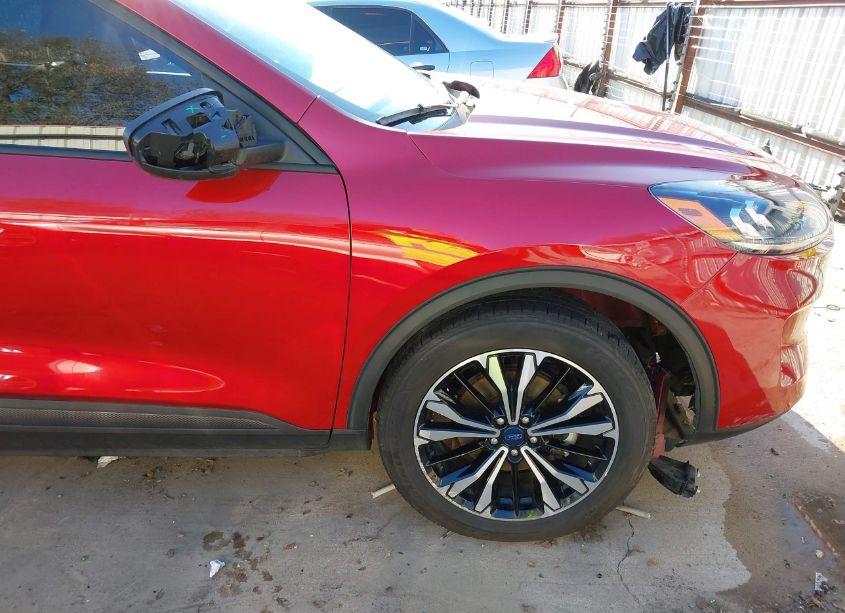 Photo 22 of 2021 Ford Escape SE (VIN 1FMCU0G61MUA14771)