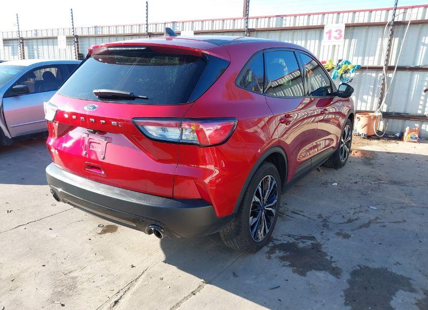 Photo 4 of 2021 Ford Escape SE (VIN 1FMCU0G61MUA14771)