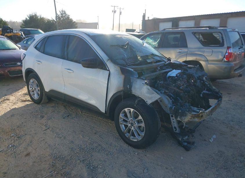 2022 Ford Escape SE (VIN 1FMCU0G61NUA14125) main photo