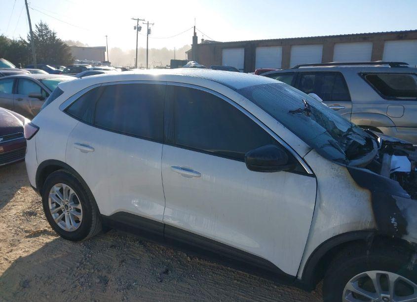 Photo 12 of 2022 Ford Escape SE (VIN 1FMCU0G61NUA14125)