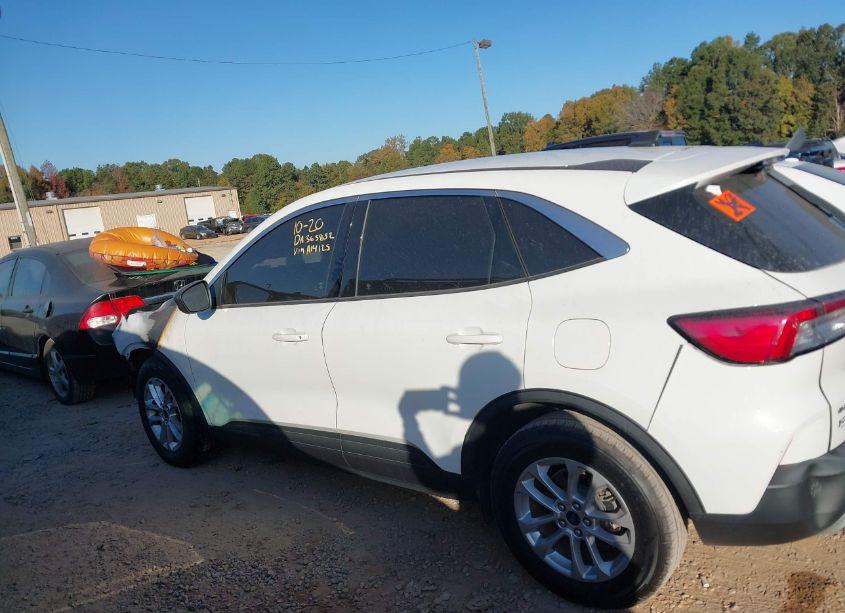 Photo 13 of 2022 Ford Escape SE (VIN 1FMCU0G61NUA14125)