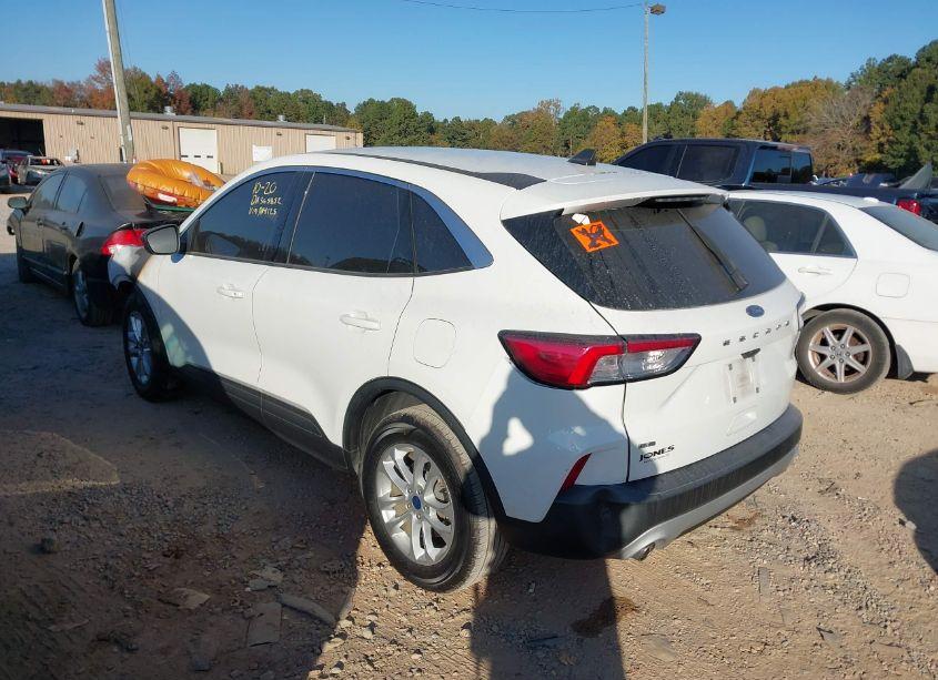 Photo 3 of 2022 Ford Escape SE (VIN 1FMCU0G61NUA14125)