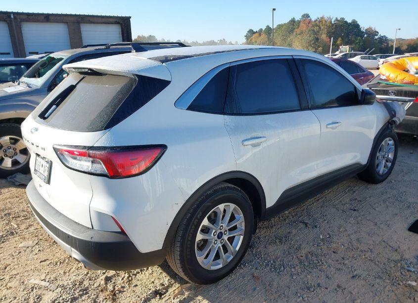 Photo 4 of 2022 Ford Escape SE (VIN 1FMCU0G61NUA14125)