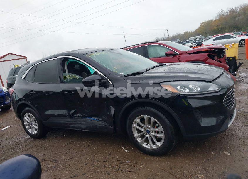 Photo 13 of 2022 Ford Escape SE (VIN 1FMCU0G61NUA21642)