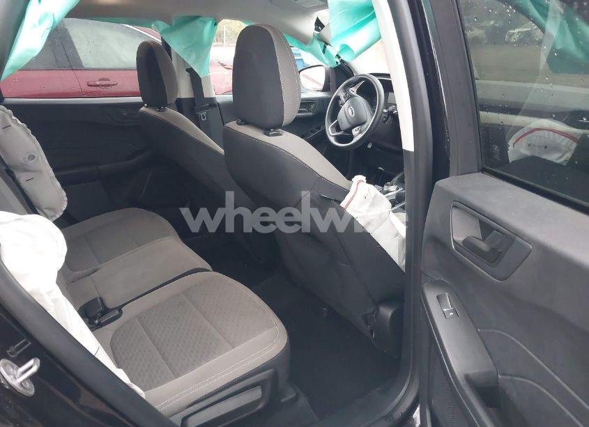 Photo 8 of 2022 Ford Escape SE (VIN 1FMCU0G61NUA21642)