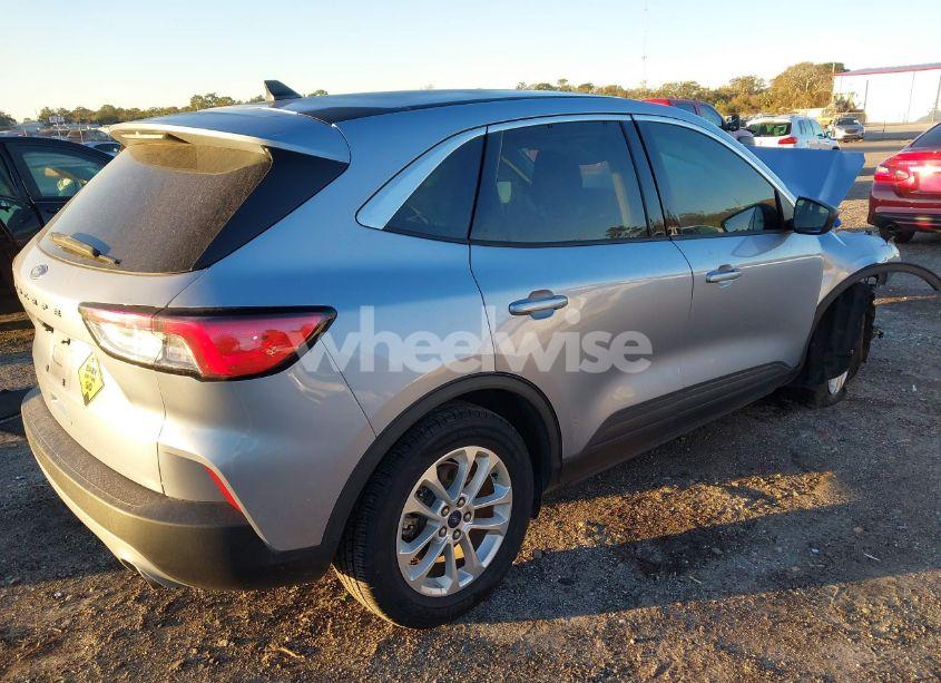 Photo 4 of 2022 Ford Escape SE (VIN 1FMCU0G61NUA29451)