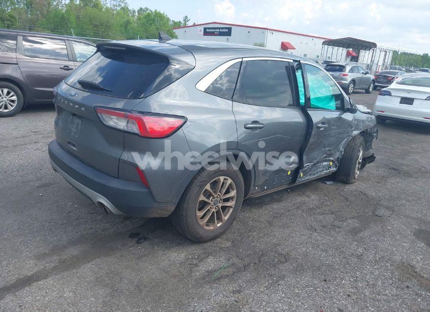 Photo 4 of 2022 Ford Escape SE (VIN 1FMCU0G61NUA48338)