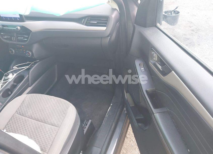 Photo 5 of 2022 Ford Escape SE (VIN 1FMCU0G61NUA48338)