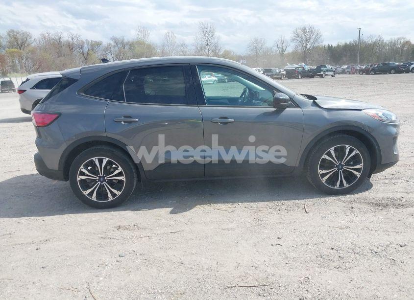 Photo 13 of 2022 Ford Escape SE (VIN 1FMCU0G61NUB96926)