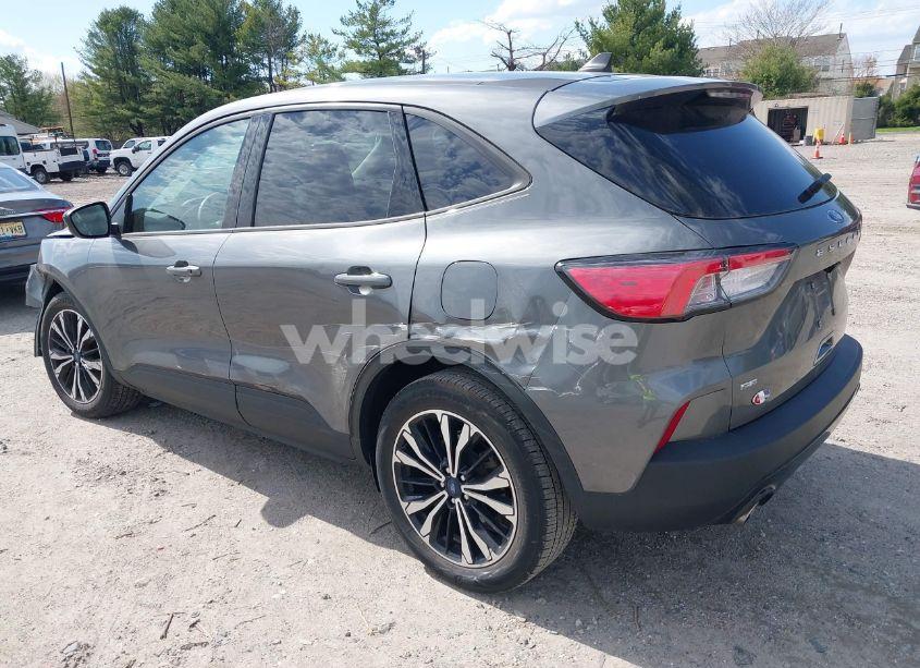 Photo 2 of 2022 Ford Escape SE (VIN 1FMCU0G61NUB96926)