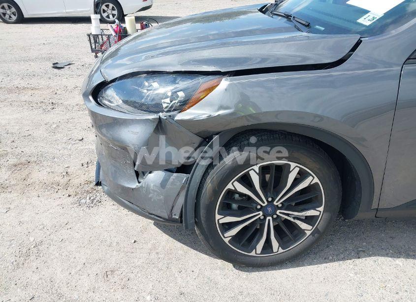 Photo 5 of 2022 Ford Escape SE (VIN 1FMCU0G61NUB96926)