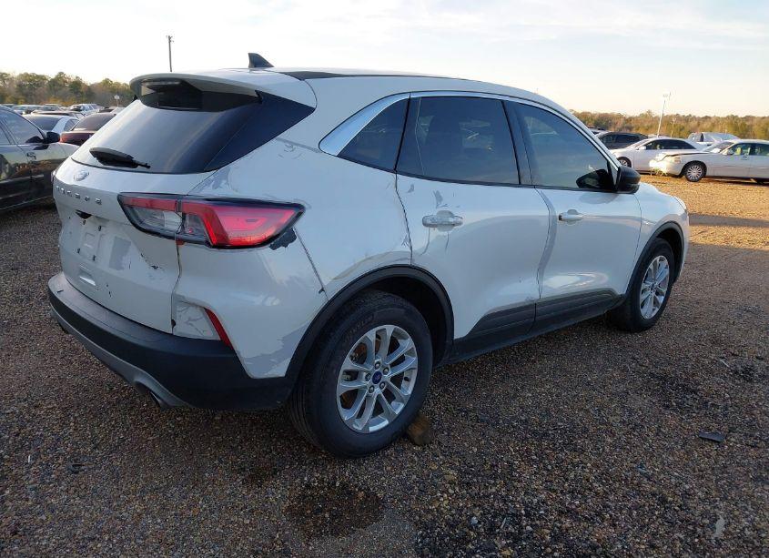 Photo 4 of 2022 Ford Escape SE (VIN 1FMCU0G61NUB98756)