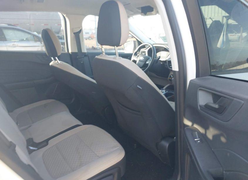 Photo 8 of 2022 Ford Escape SE (VIN 1FMCU0G61NUB98756)