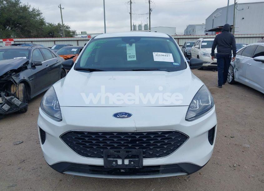 Photo 13 of 2022 Ford Escape SE (VIN 1FMCU0G61NUB98823)