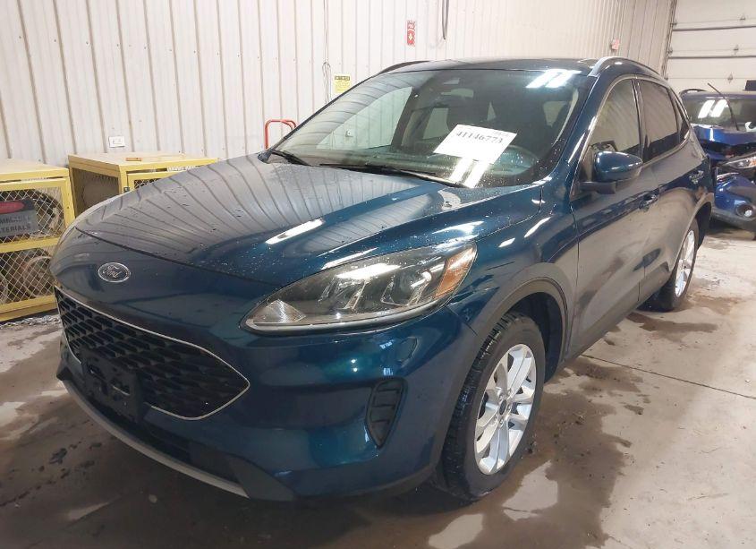 Photo 2 of 2020 Ford Escape SE (VIN 1FMCU0G62LUA27592)
