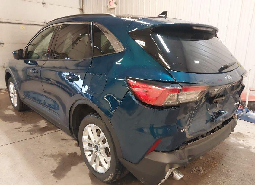 Photo 3 of 2020 Ford Escape SE (VIN 1FMCU0G62LUA27592)