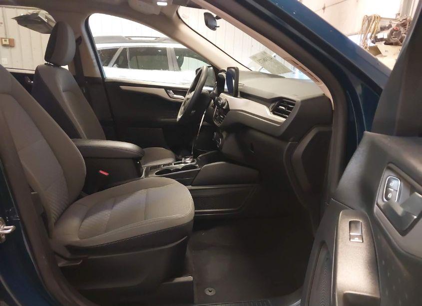 Photo 5 of 2020 Ford Escape SE (VIN 1FMCU0G62LUA27592)