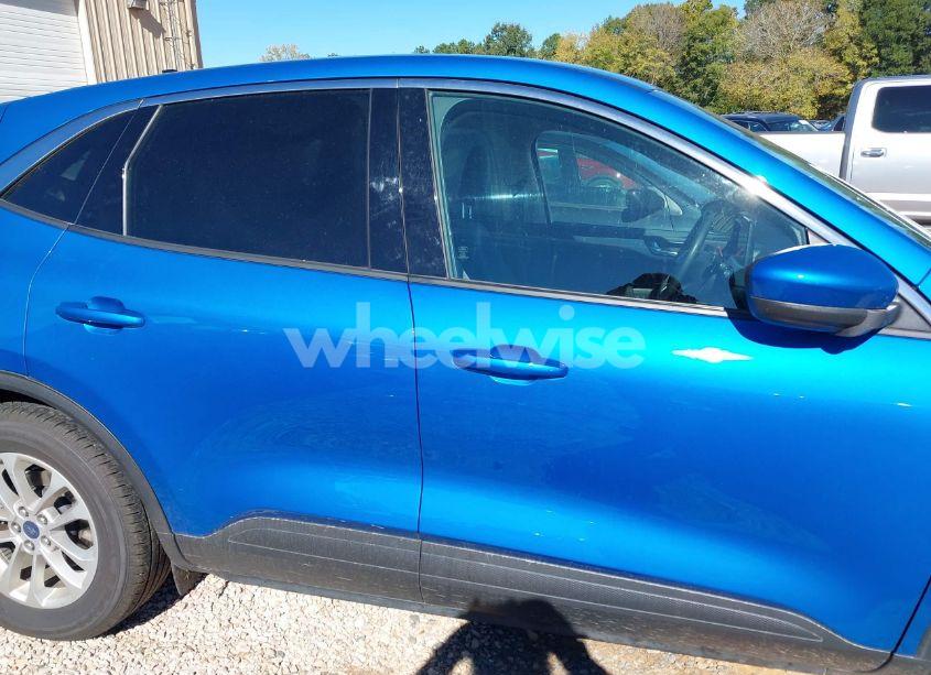 Photo 13 of 2020 Ford Escape SE (VIN 1FMCU0G62LUA66943)