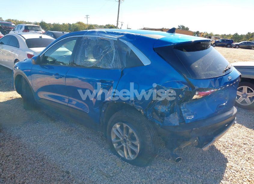 Photo 3 of 2020 Ford Escape SE (VIN 1FMCU0G62LUA66943)