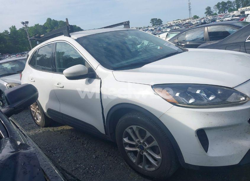 Photo 13 of 2020 Ford Escape SE (VIN 1FMCU0G62LUB44377)