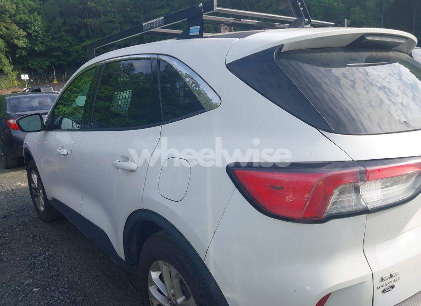 Photo 14 of 2020 Ford Escape SE (VIN 1FMCU0G62LUB44377)