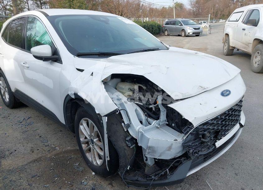 Photo 6 of 2020 Ford Escape SE (VIN 1FMCU0G62LUB49644)