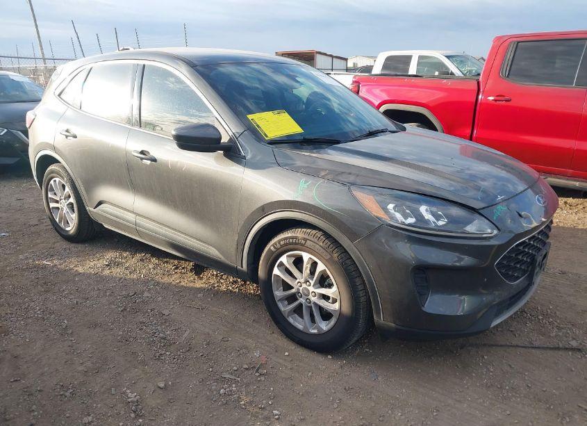 2020 Ford Escape SE (VIN 1FMCU0G62LUB78514) main photo