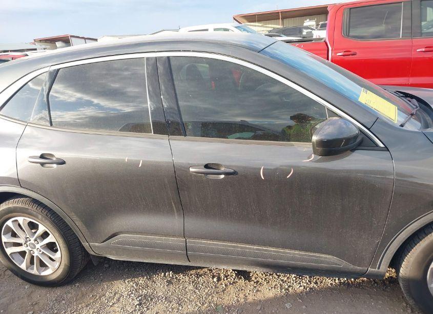 Photo 13 of 2020 Ford Escape SE (VIN 1FMCU0G62LUB78514)