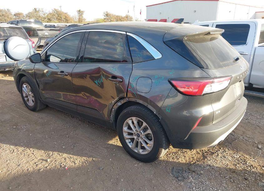 Photo 3 of 2020 Ford Escape SE (VIN 1FMCU0G62LUB78514)