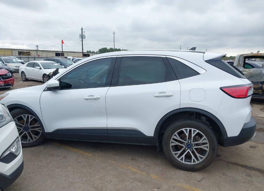 Photo 13 of 2020 Ford Escape SE (VIN 1FMCU0G62LUB92705)