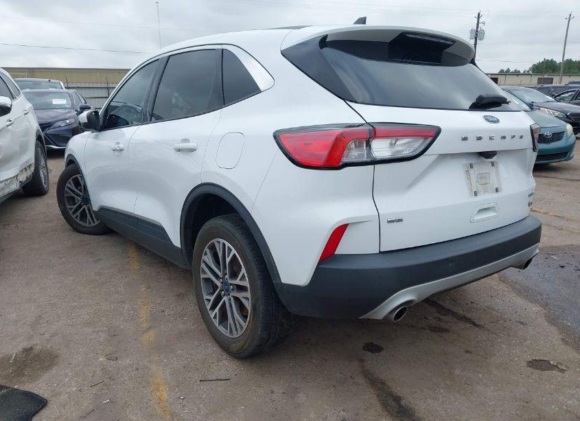 Photo 3 of 2020 Ford Escape SE (VIN 1FMCU0G62LUB92705)
