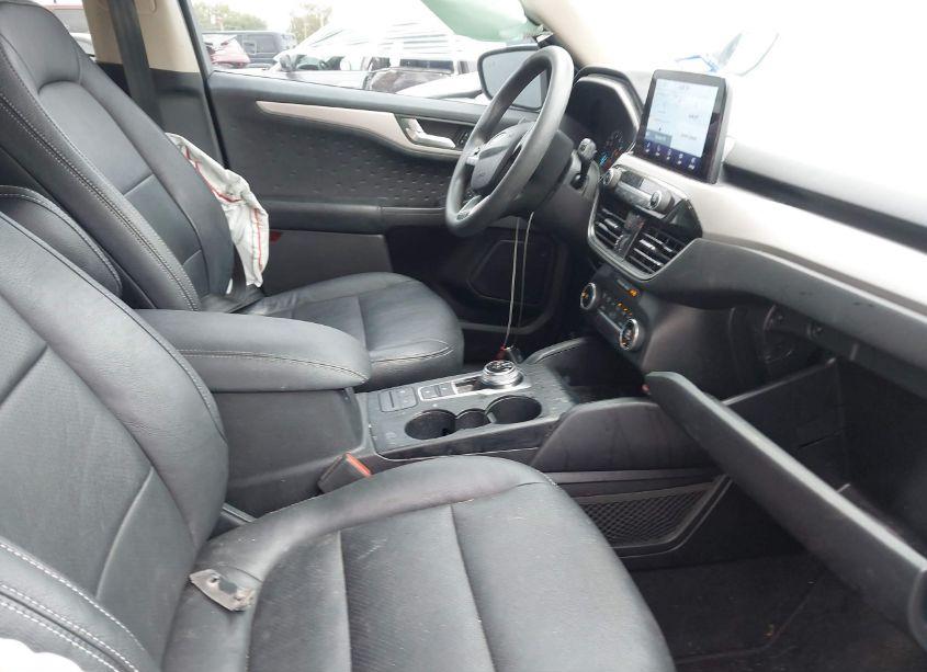 Photo 5 of 2020 Ford Escape SE (VIN 1FMCU0G62LUB92705)