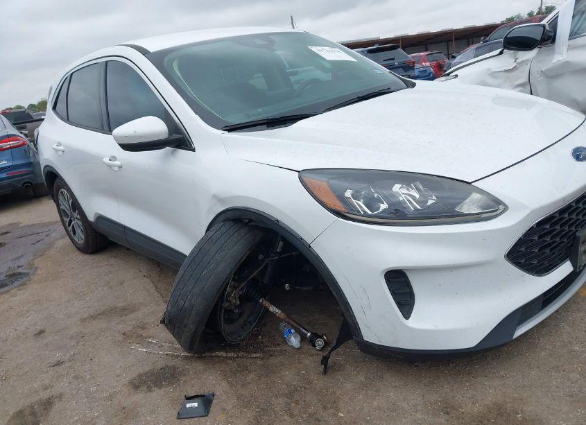 Photo 6 of 2020 Ford Escape SE (VIN 1FMCU0G62LUB92705)