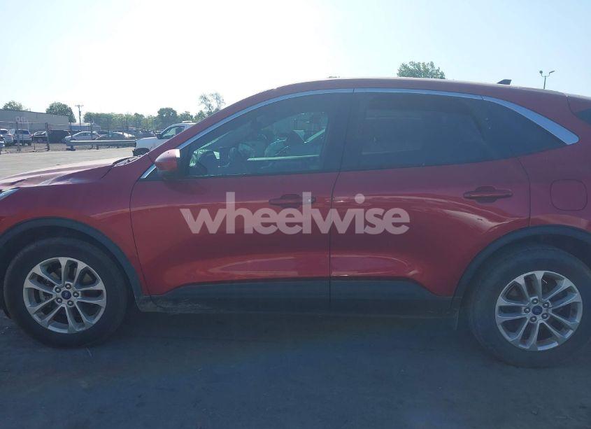 Photo 14 of 2020 Ford Escape SE (VIN 1FMCU0G62LUB94518)