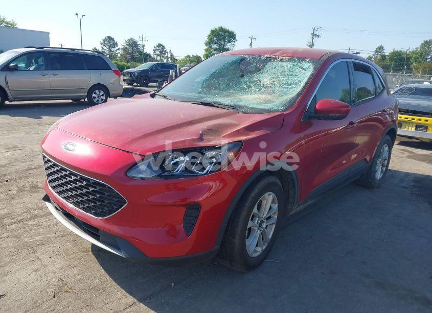 Photo 2 of 2020 Ford Escape SE (VIN 1FMCU0G62LUB94518)